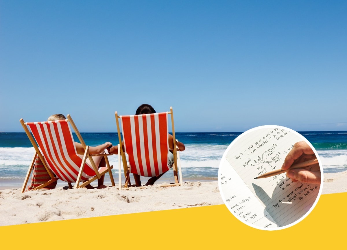 Een stelletje op ligstoelen op een zonnig strand met een notitieboek waarin wordt geschreven in het medaillon.